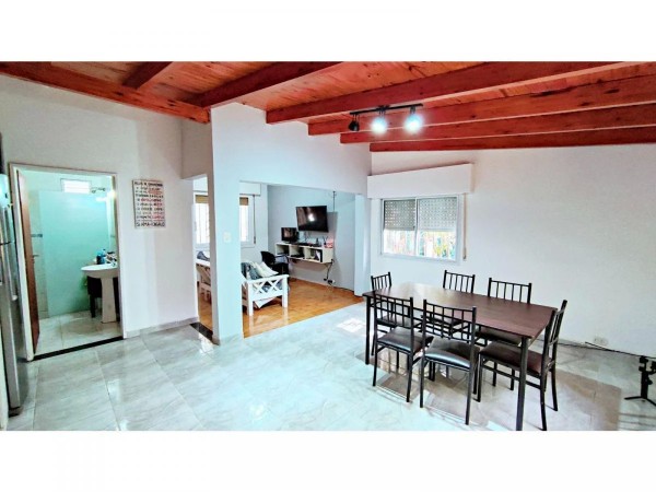 Casa Cinco Dormitorios Funes