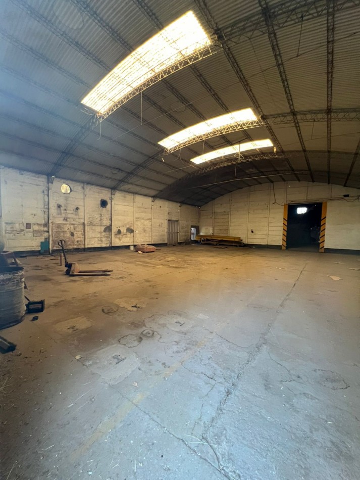 Galpon de 525 m2 en Terreno de 2025 m2 Alvarez