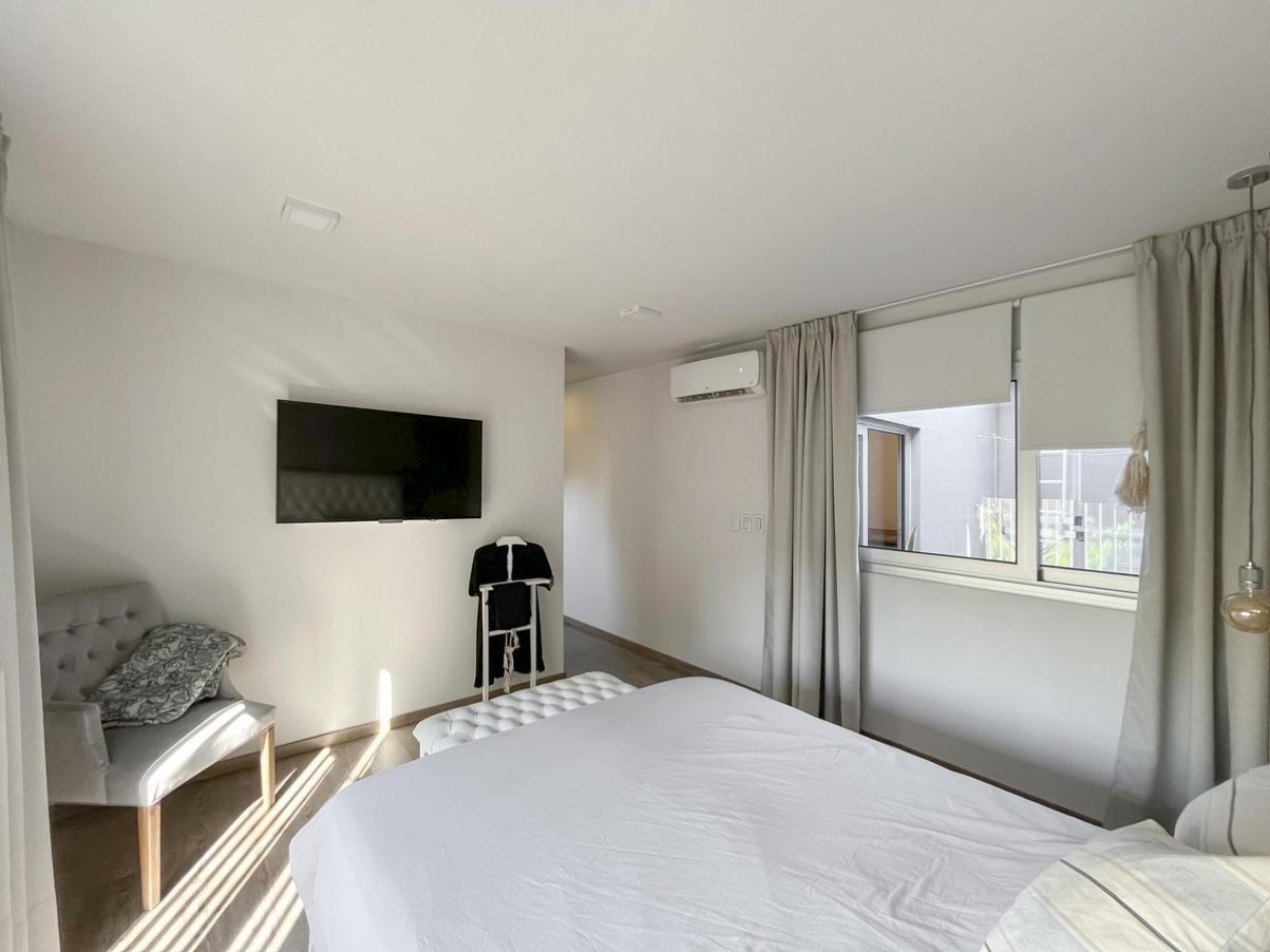 Casa 3 Dormitorios con Cochera, Jardin y Pileta en Alberdi