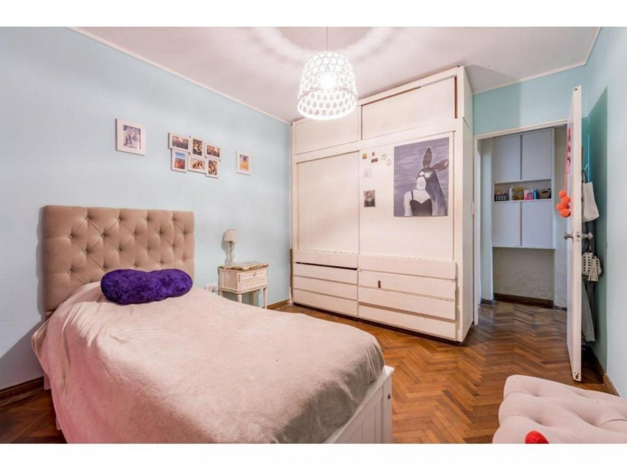 Departamento Cuatro Dormitorios con Balcon Reciclado