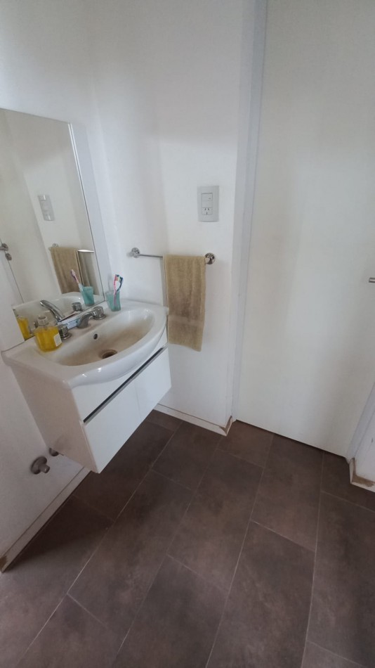 Casa un Dormitorio con Cochera en Alvarez