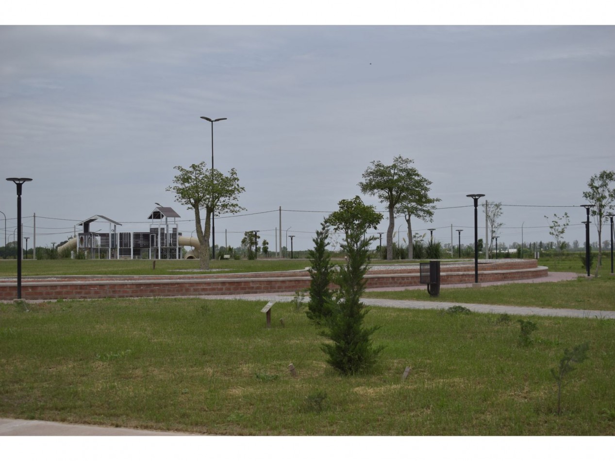 Terreno en Los Pinos 4 de 340 m2 Alvarez