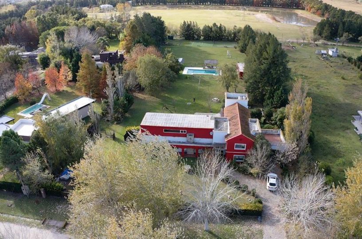 Casa 5 Dormitorios con Piscina Chacra Los Raigales