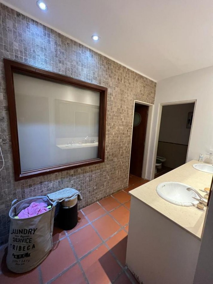 Casa 5 Dormitorios con Piscina Chacra Los Raigales