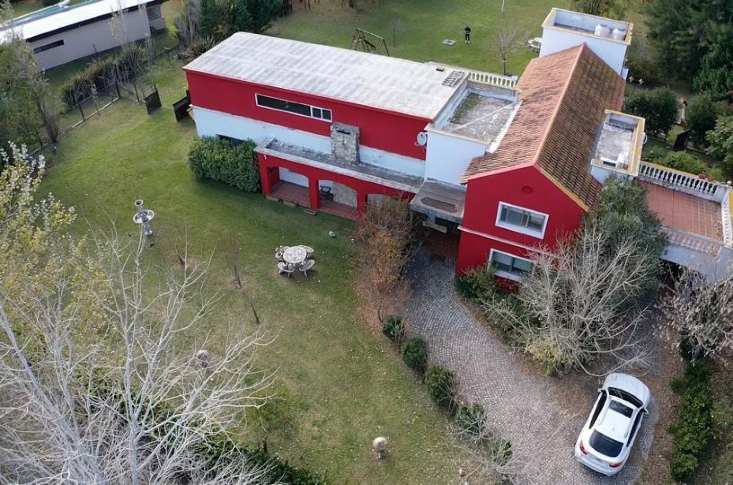 Casa 5 Dormitorios con Piscina Chacra Los Raigales