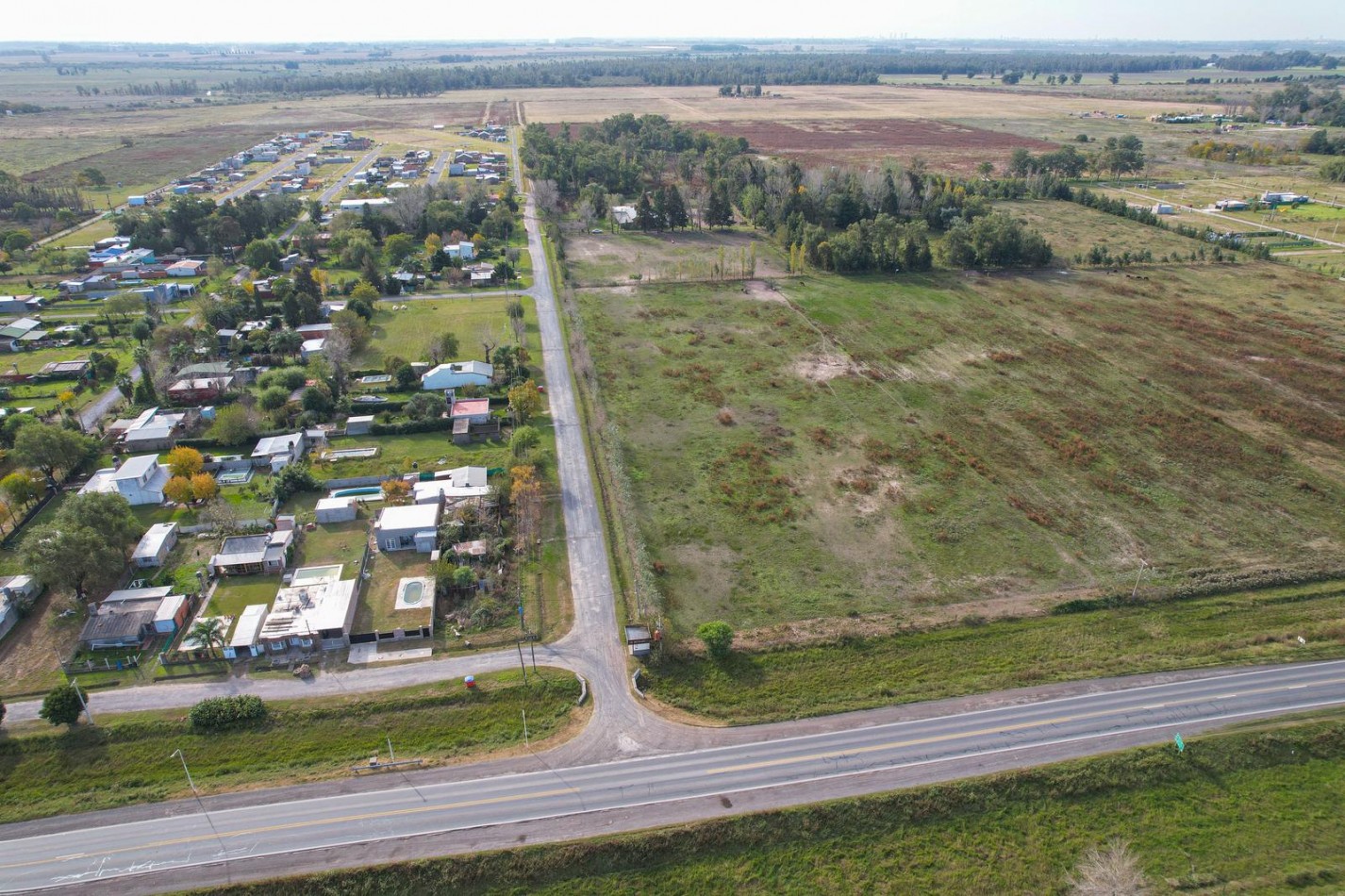 Campo de 5.8 has sobre Ruta AO12 