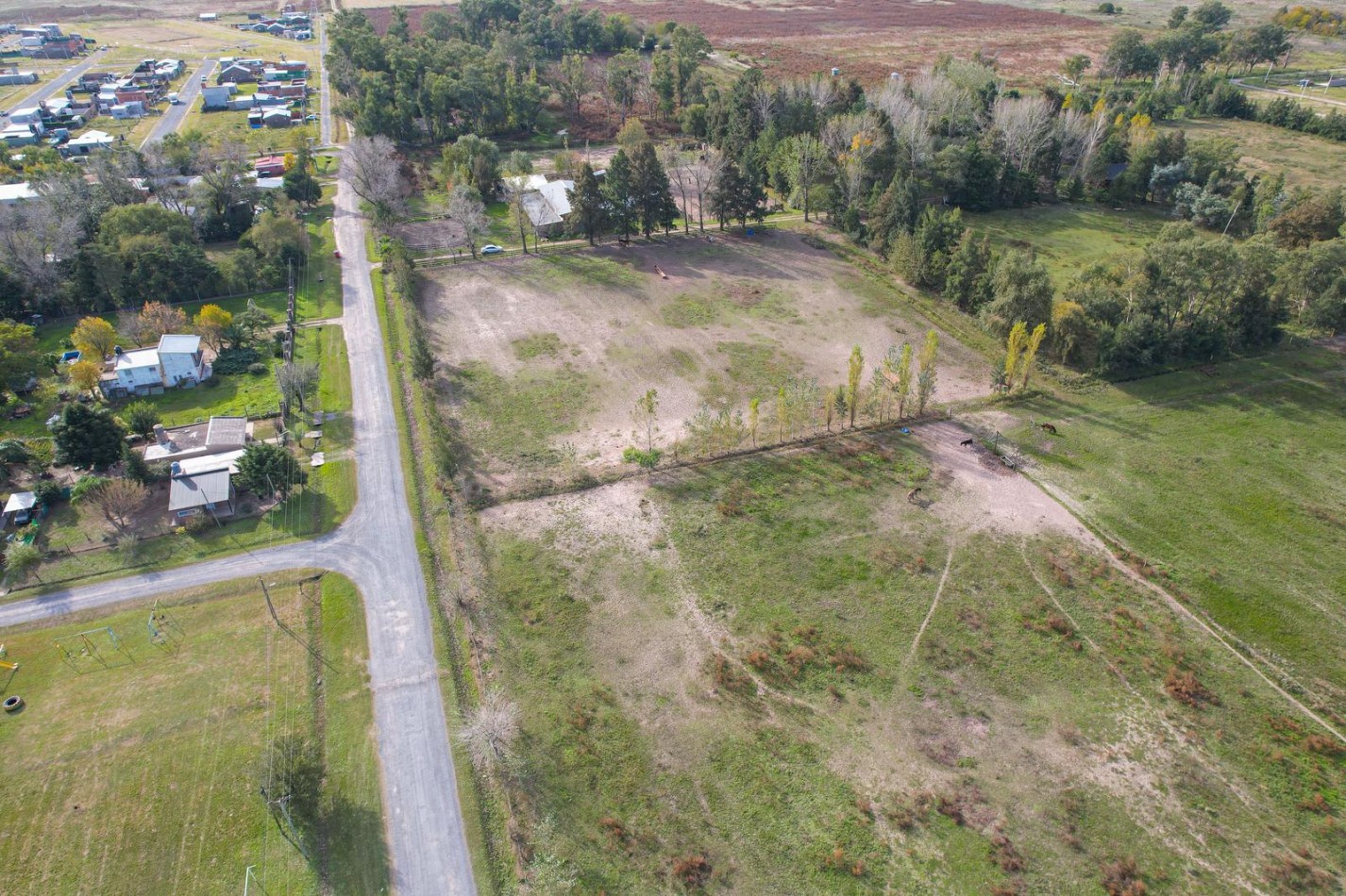 Campo de 5.8 has sobre Ruta AO12 