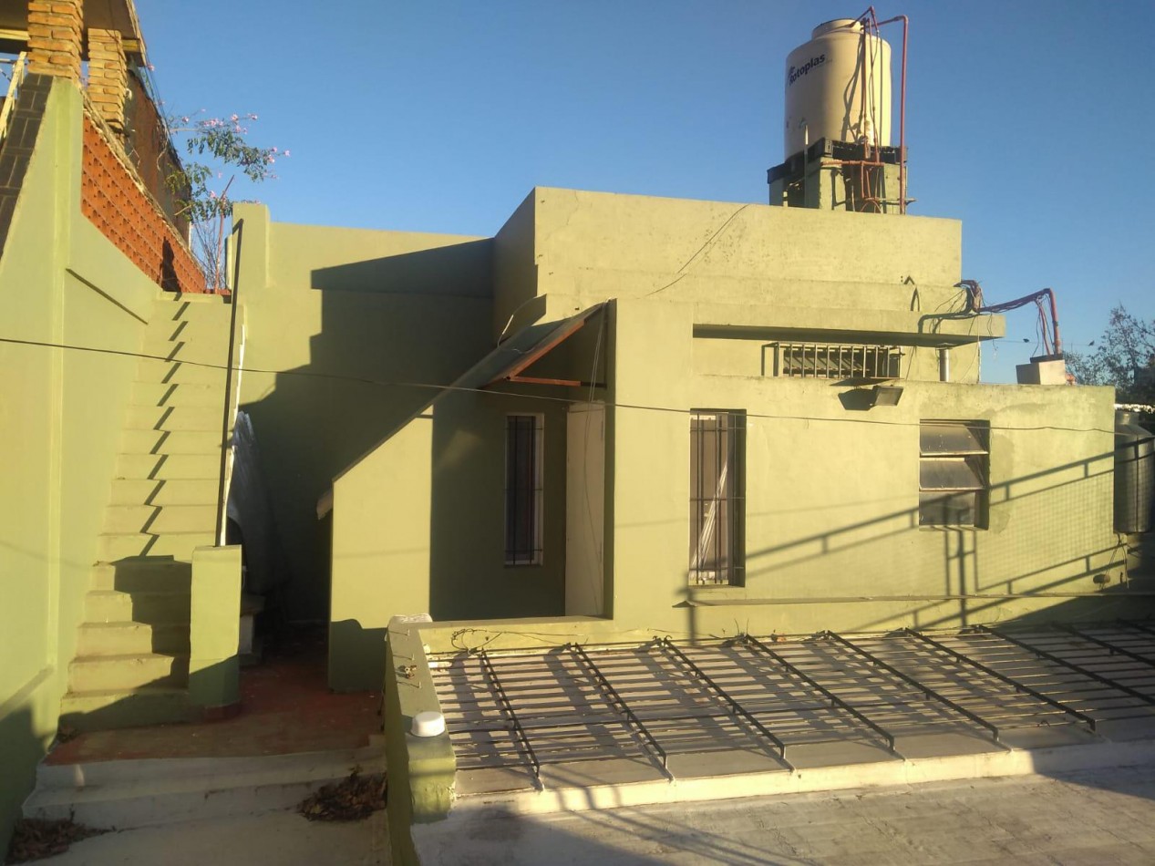 Casa 3 Dormitorios con Cochera y Piscina zona Sur