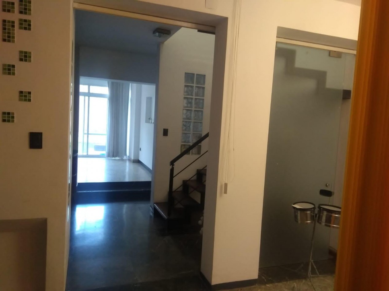 Casa 3 Dormitorios con Cochera y Piscina zona Sur