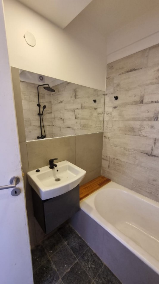 Venta Departamento 2 Dormitorios con Balcon 9 de Julio 1900
