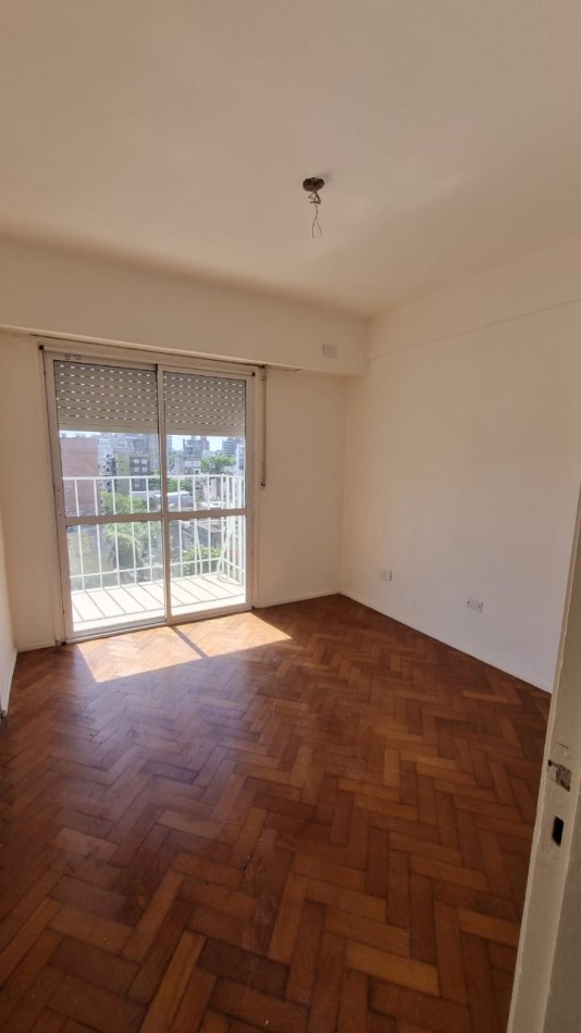 Venta Departamento 2 Dormitorios con Balcon 9 de Julio 1900
