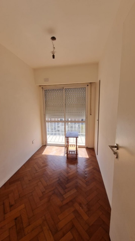 Venta Departamento 2 Dormitorios con Balcon 9 de Julio 1900