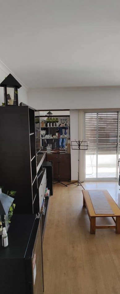 Venta Departamento 3 Dormitorios con Cochera Pellegrini 1100