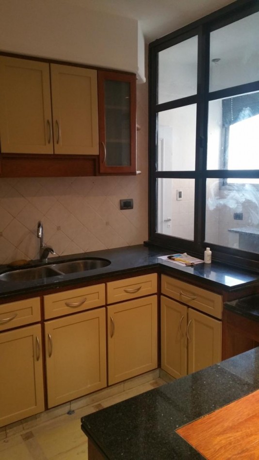 Venta Departamento 3 Dormitorios con Cochera Pellegrini 1100