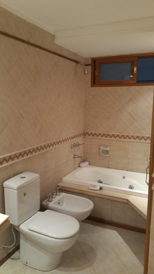 Venta Departamento 3 Dormitorios con Cochera Pellegrini 1100