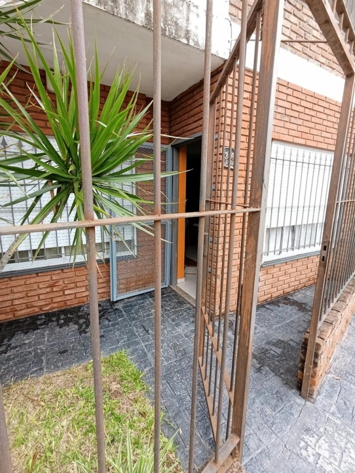 Venta Casa 3 Dormitorios con Galpon Barrio Acindar