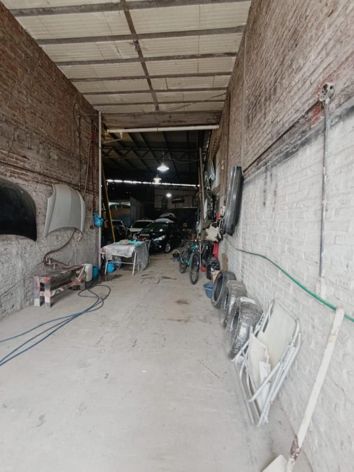 Venta Casa 3 Dormitorios con Galpon Barrio Acindar