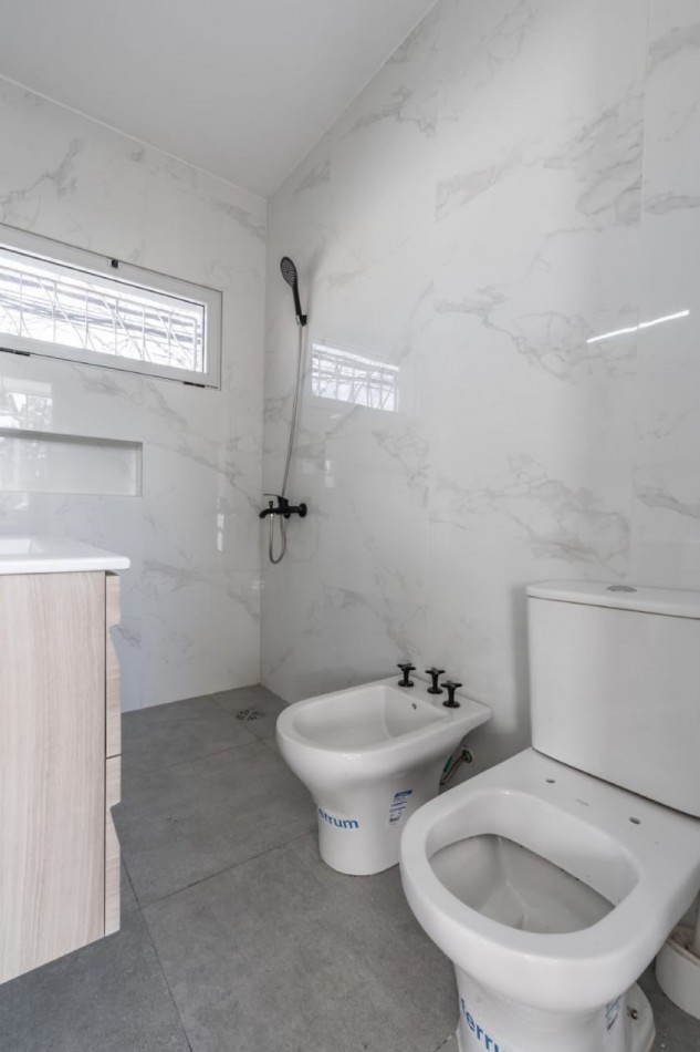 Casa 4 Dormitorios con Galpon Virasoro 1600