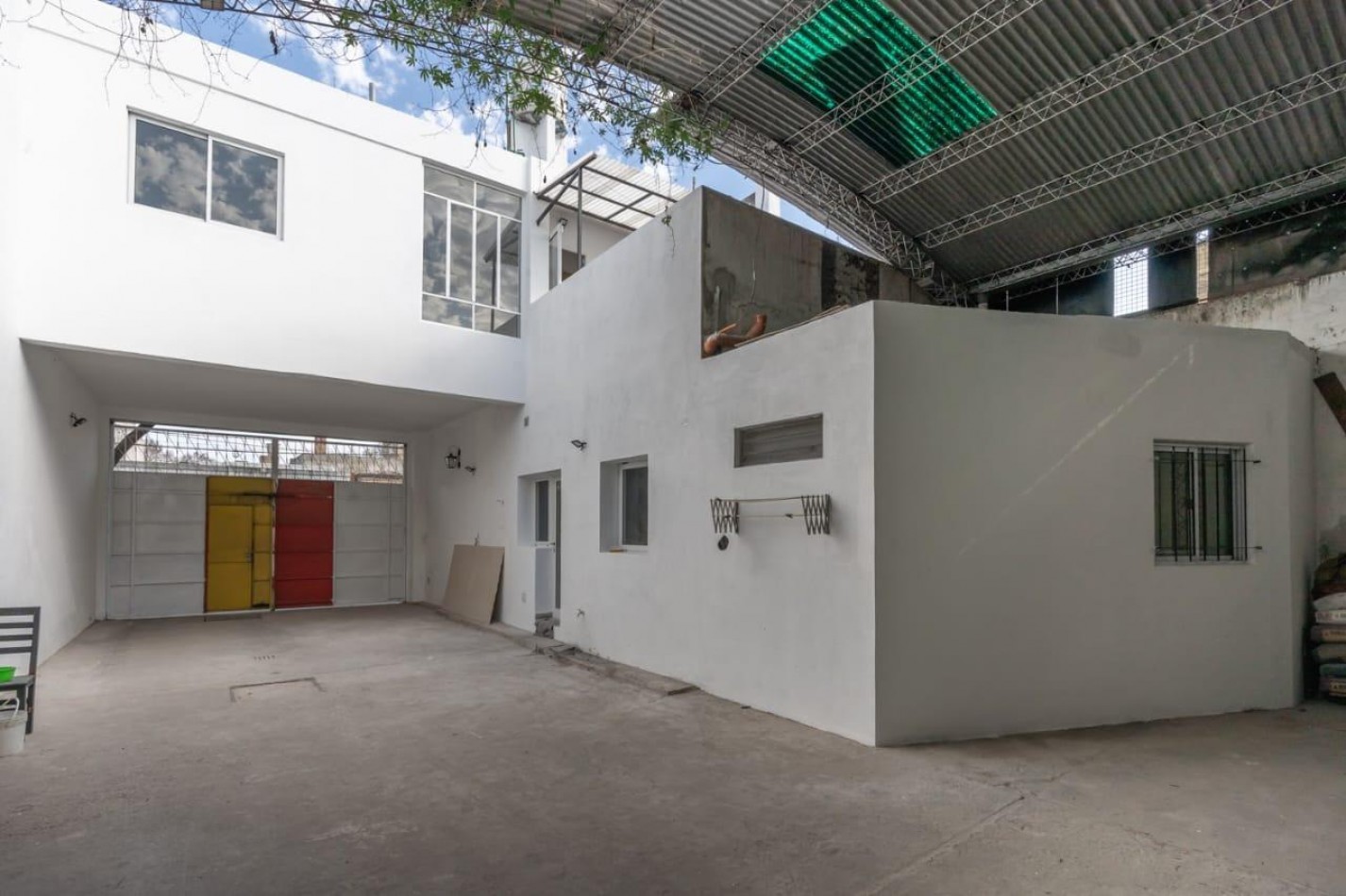 Casa 4 Dormitorios con Galpon Virasoro 1600