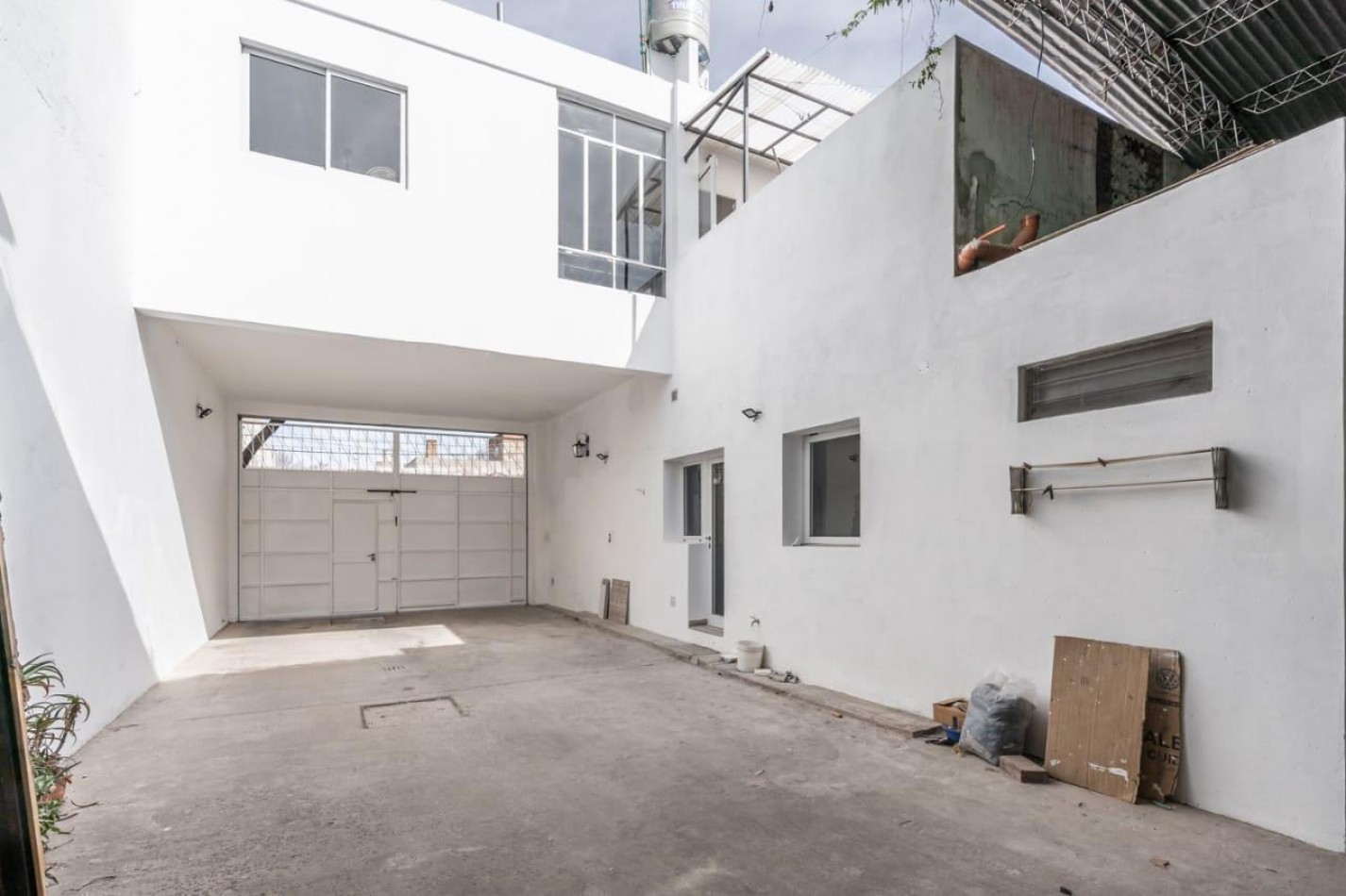 Casa 4 Dormitorios con Galpon Virasoro 1600
