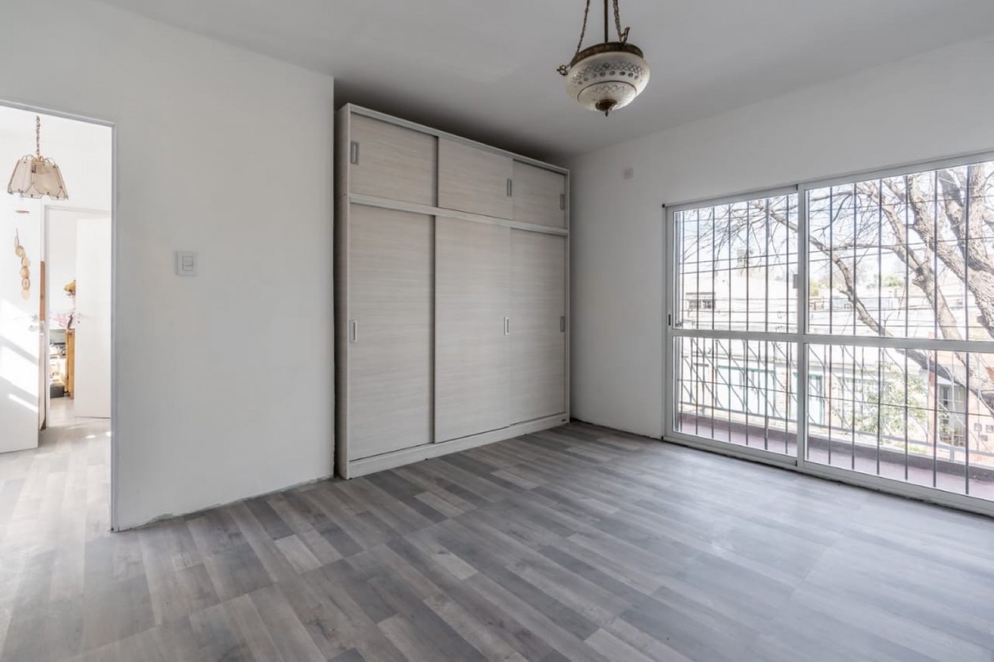 Casa 4 Dormitorios con Galpon Virasoro 1600