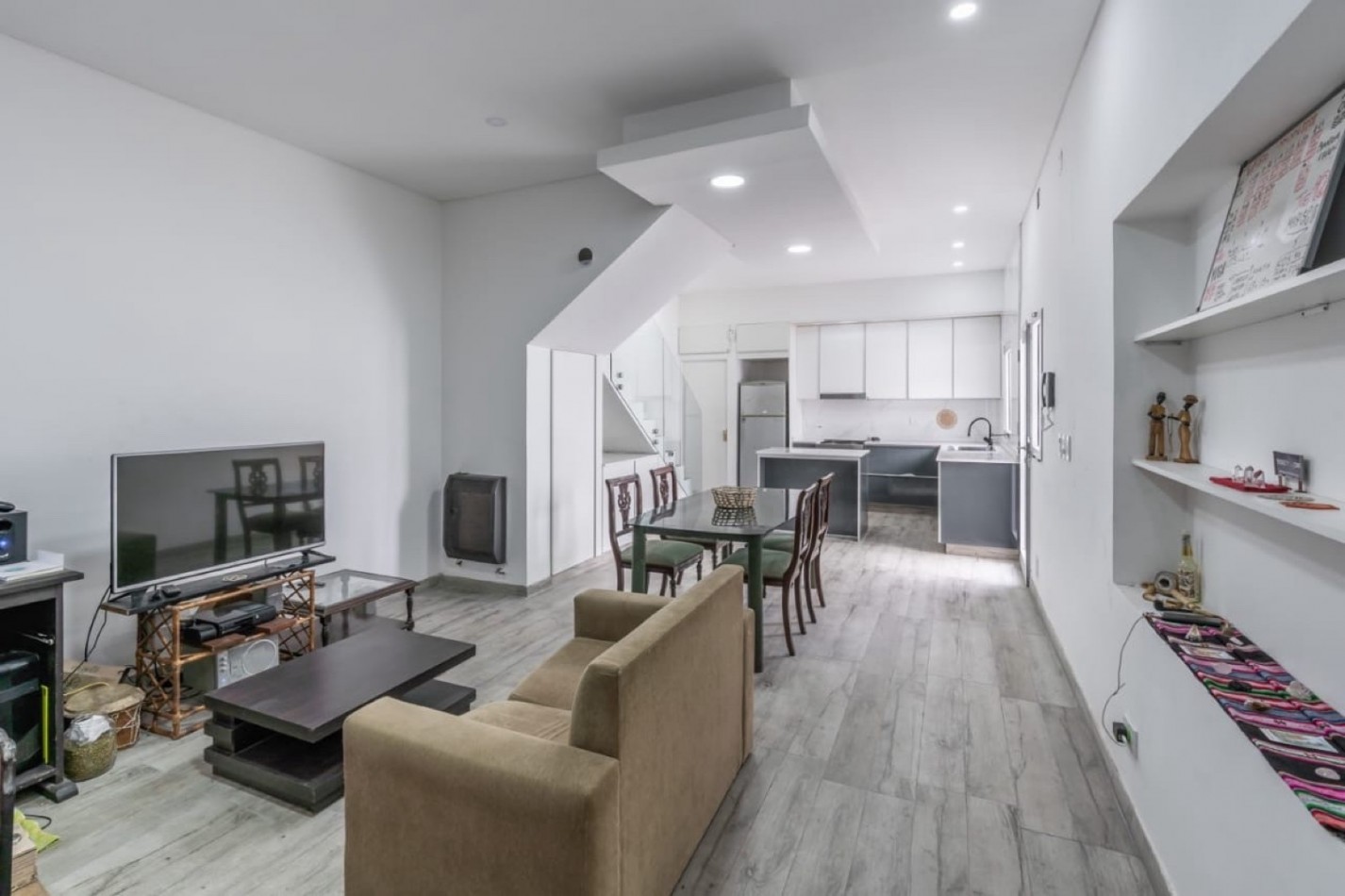 Casa 4 Dormitorios con Galpon Virasoro 1600