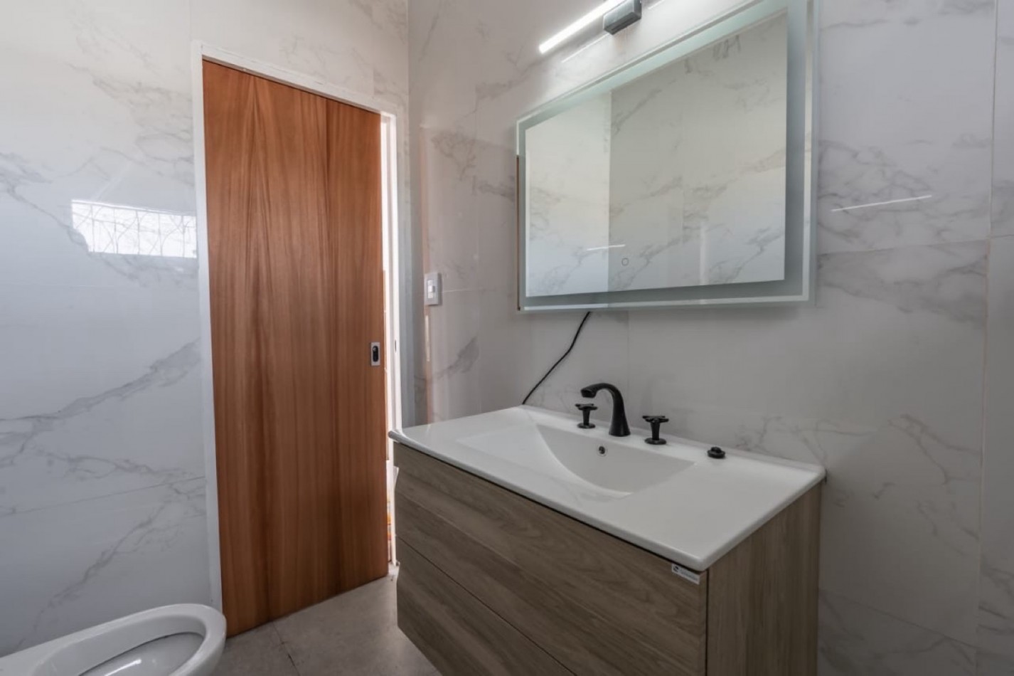 Casa 4 Dormitorios con Galpon Virasoro 1600