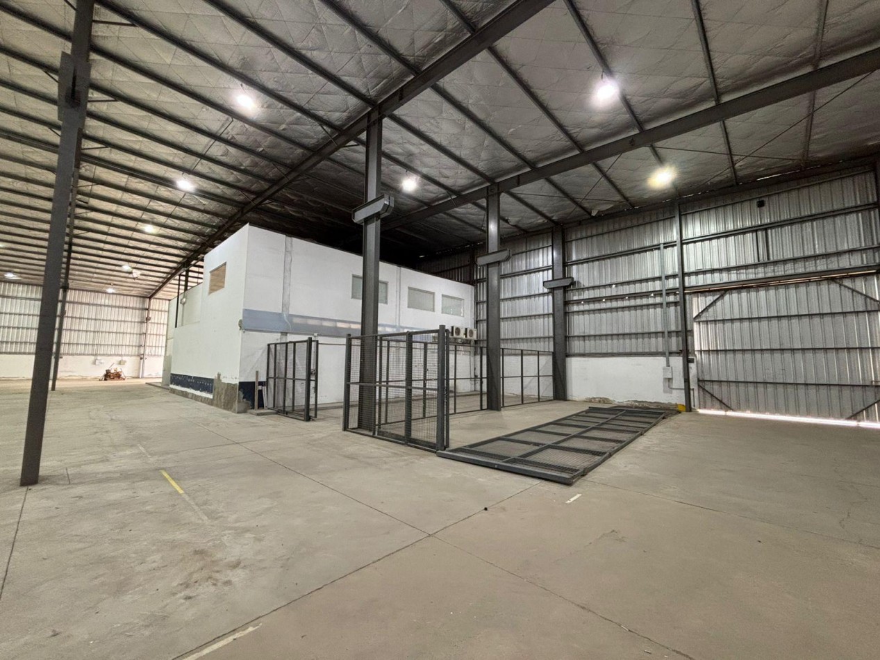 Alquiler Nave Industrial de 3800 m2 Parque Industrial Metropolitano Perez