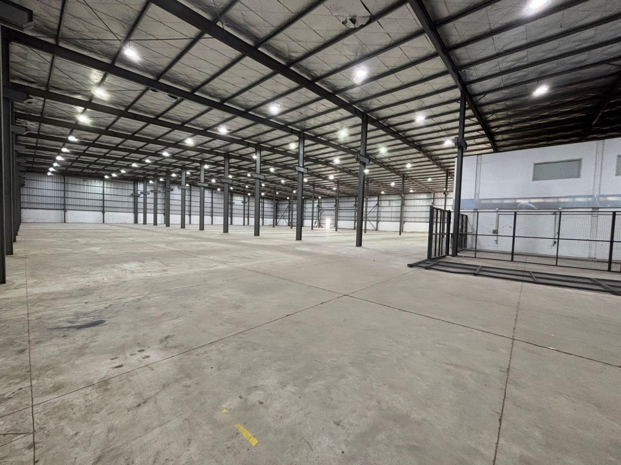 Alquiler Nave Industrial de 3800 m2 Parque Industrial Metropolitano Perez
