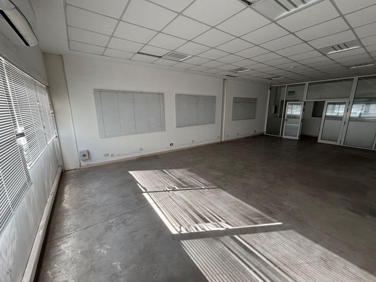 Alquiler Nave Industrial de 3800 m2 Parque Industrial Metropolitano Perez