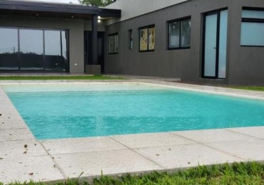 Casa 3 Dormitorios con Pileta La Finca Ibarlucea