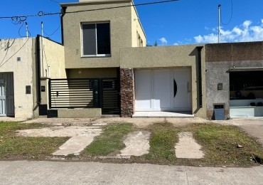 Casa 2 Dormitorios con Cochera en Alvarez